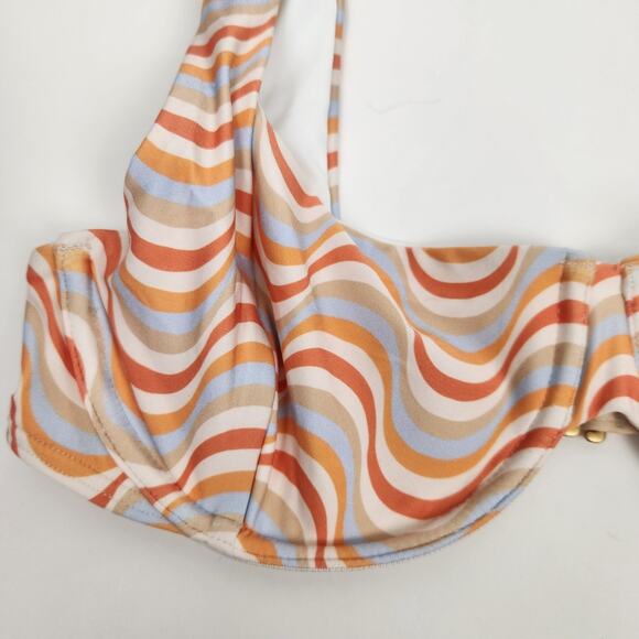 L*Space Tori Bikini Top in Stripes Size Medium NWT Underwires - Picture 2 of 5